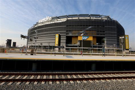 public transportation to metlife stadium.